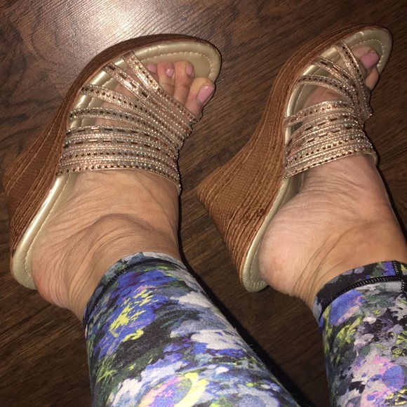 Madeline Stuart Strappy Rhinestone Sandal Wedges 8.5 - Picture 5 of 5